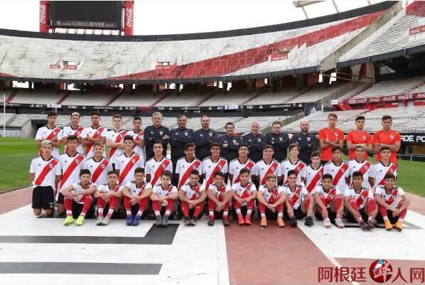 做中阿两国足球交流的使者：厦门铂烽体育同阿根廷驻华使馆官员举行会谈