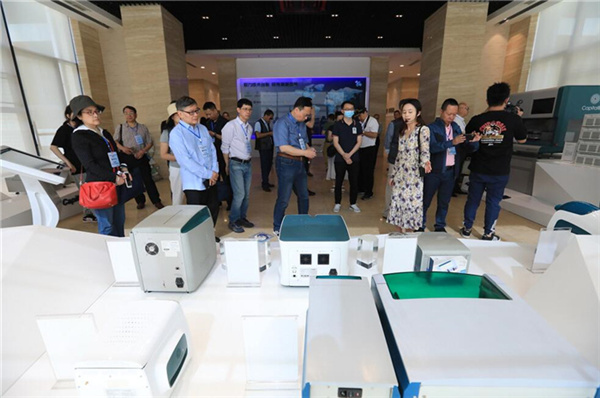 海外华文媒体走进成都温江 感受大健康产业发展