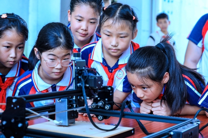 中外基础教育专家相聚河北石家庄