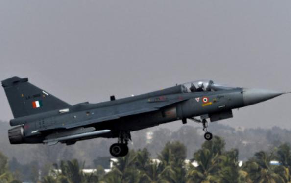 巴基斯坦称将采取报复行动 印度加强海陆空防御