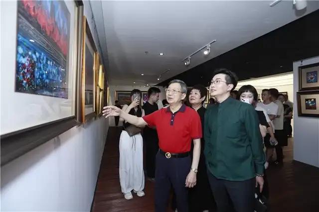 亮眼！黄建南艺术数字文献系统工程暨从艺60周年作品展启幕