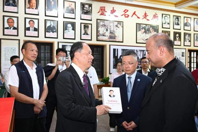 瑙鲁总统戴维·阿迪昂回到江门寻根谒祖