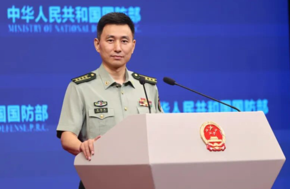 中国空军航空开放活动首次静态展示歼-20