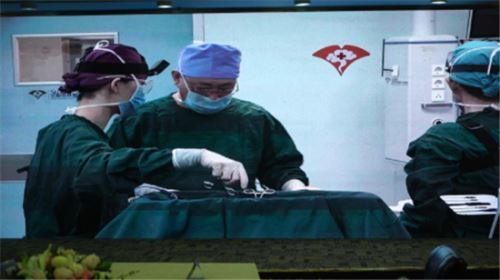 沈阳杏林整形外科医院挑战医学“换脸”_8小时让早衰少女“返老还童” 沈阳杏林整形外科医院挑战医学“换脸”_8小时让早衰少女“返老还童”