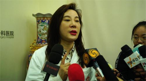 沈阳杏林整形外科医院挑战医学“换脸”_8小时让早衰少女“返老还童” 沈阳杏林整形外科医院挑战医学“换脸”_8小时让早衰少女“返老还童”